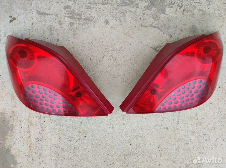 Фонари задние правый и левый Peugeot 207