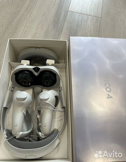 Шлем виртуальной реальности Pico 4 256gb
