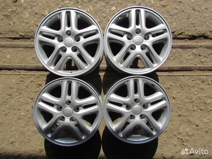 Диски Toyota R16 Литые 5x114.3 J7 CH