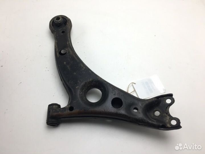 Рычаг подвески передний правый Toyota Ipsum SXM10G