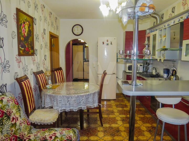 3-к. квартира, 98 м², 6/7 эт.