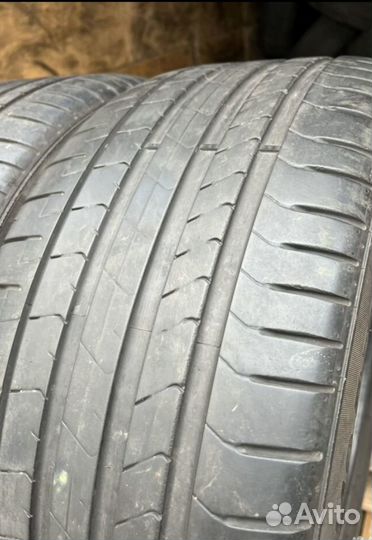 Pirelli P Zero PZ4 255/40 R20