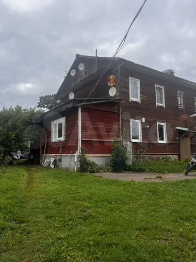 Доля в 1-к. квартире, 54 м², 1/2 эт.