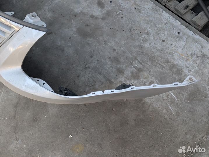 Бампер Toyota Avensis ZRT272 3ZR-FAE Перед