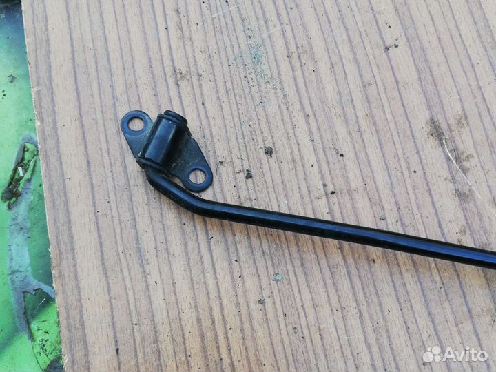 Упор капота Киа Сид 3 CD