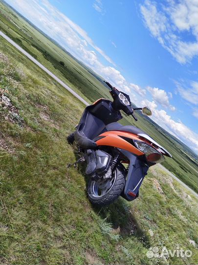 Продам скутер 150 кубов