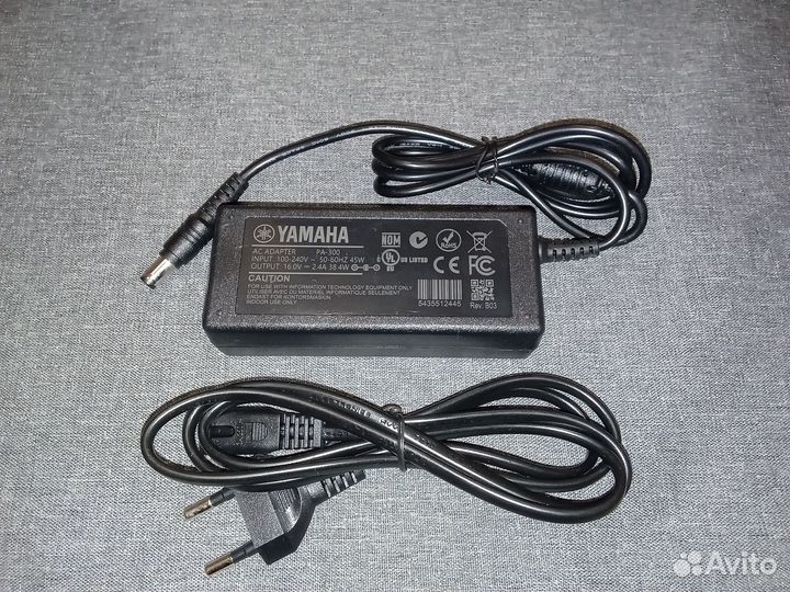 Блок питания синтезатора Yamaha 16V 2.4A (PA-300C)