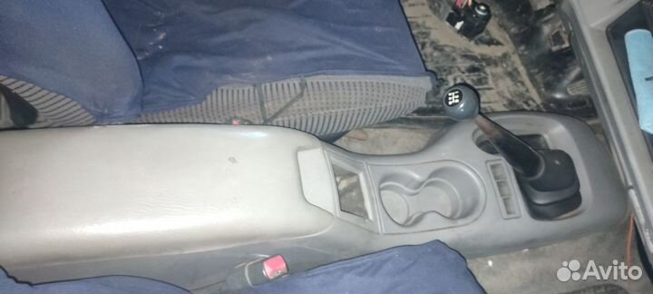 Подлокотник Шевроле Блейзер s15 под МКПП
