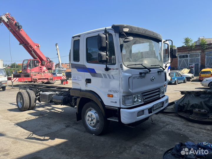 Слесарь механик по грузовым авто