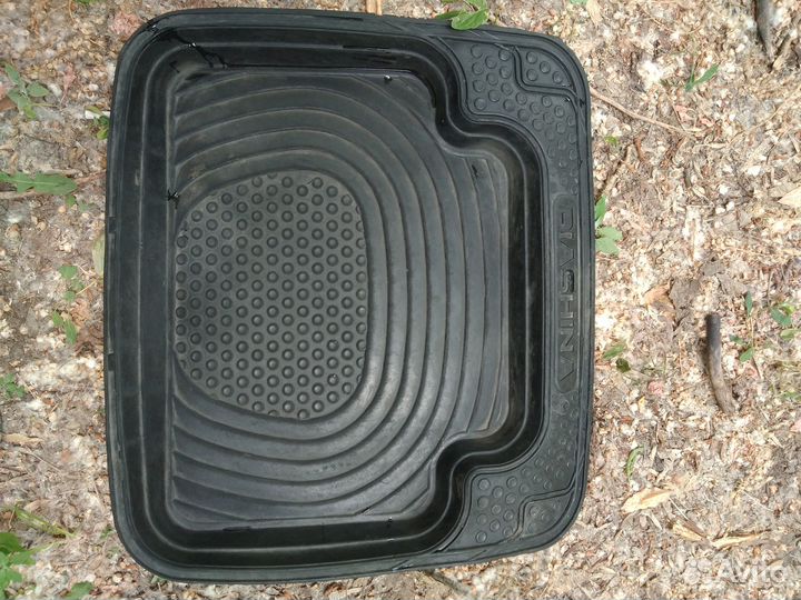 Автомобильные коврики резиновые
