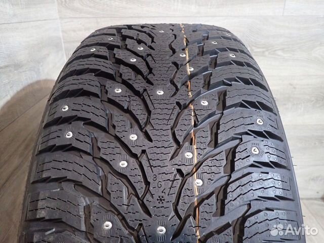 Nokian Tyres Hakkapeliitta 9 SUV 275/50 R20 113T