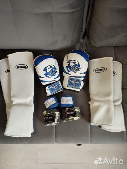 Боксерские перчатки