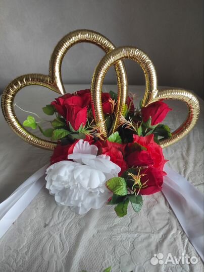 Свадебное украшение на автомобиль