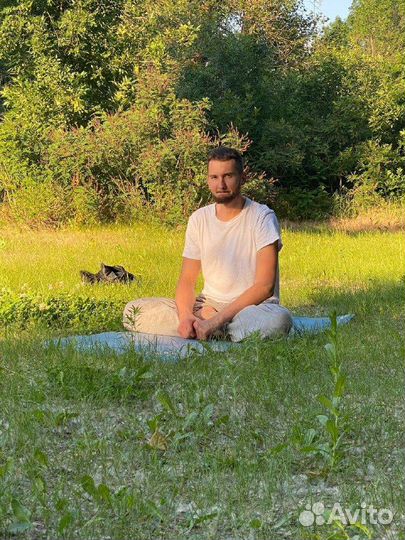 Инструктор по хатха-йоге