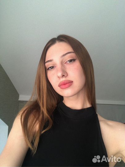 Работник пункта выдачи заказов озон