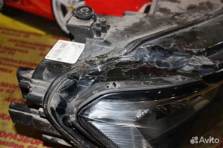 VW Tiguan 2 2017 фара правая (галоген) битая