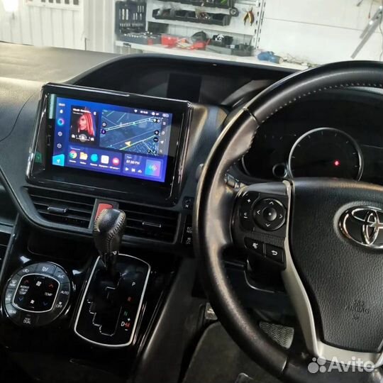 Магнитола Teyes CC3 Toyota Noah / Voxy R80