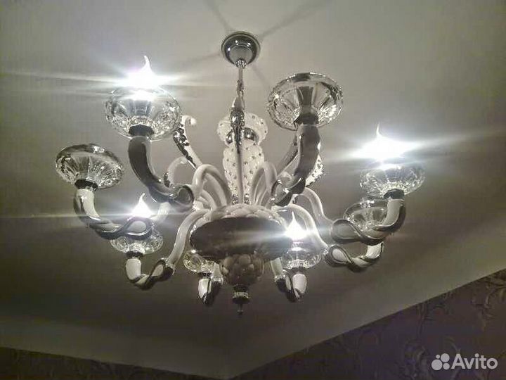 Люстра белая