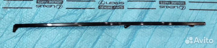 Направляющая стекла двери Lx 450d задняя правая
