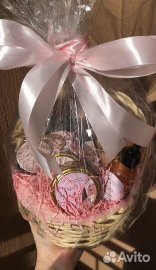 Подарочная корзина с натуральной косметикой