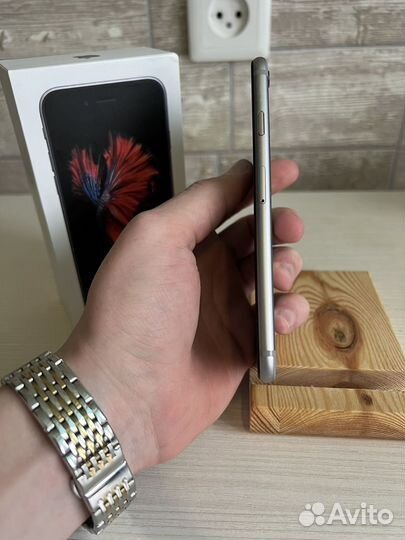 iPhone 6S, 32 ГБ