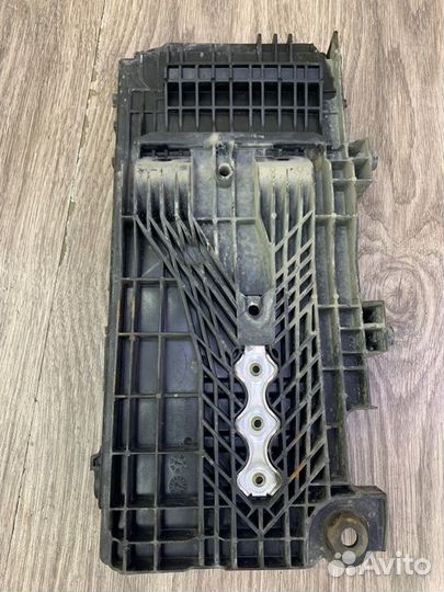 Полка аккумулятора Ford Mondeo