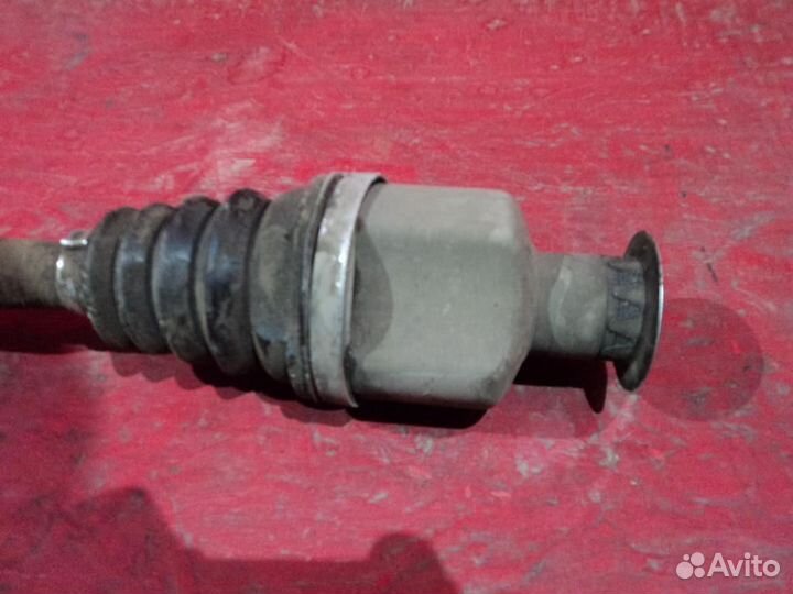 Привод правый Renault Logan 2005-2014 логан 1.6