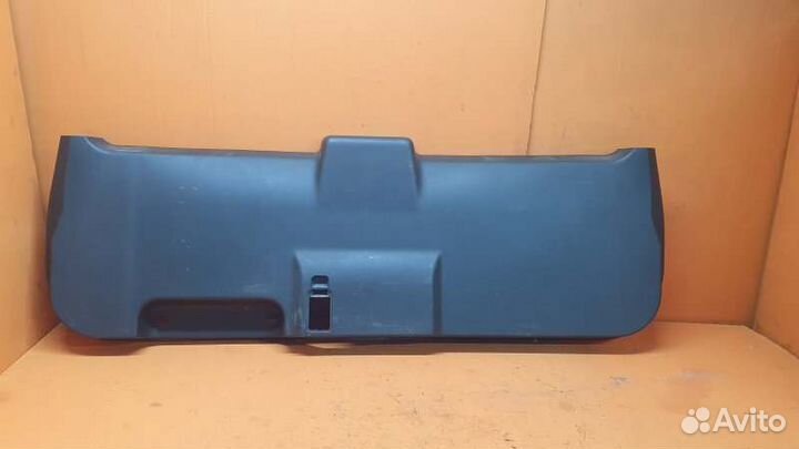 Обшивка крышки багажника Infiniti Qx56 JA60 5.6