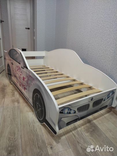 Детская кровать машинка