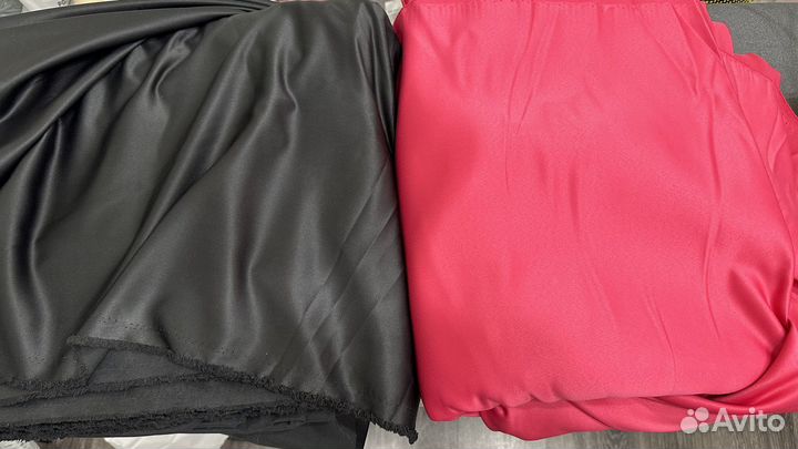 Атлас черный и фуксия по 10м