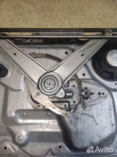 Стеклоподъемник передний левый Ford Focus 2 1.8