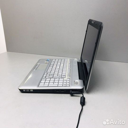 Ноутбук toshiba на i3 и SSD 240