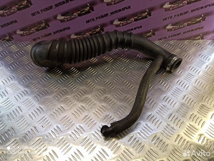 Патрубок воздушного фильтра Мерседес Вито 638 2,3