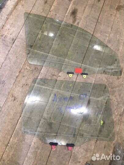 Стекло правой двери Mitsubishi Outlander