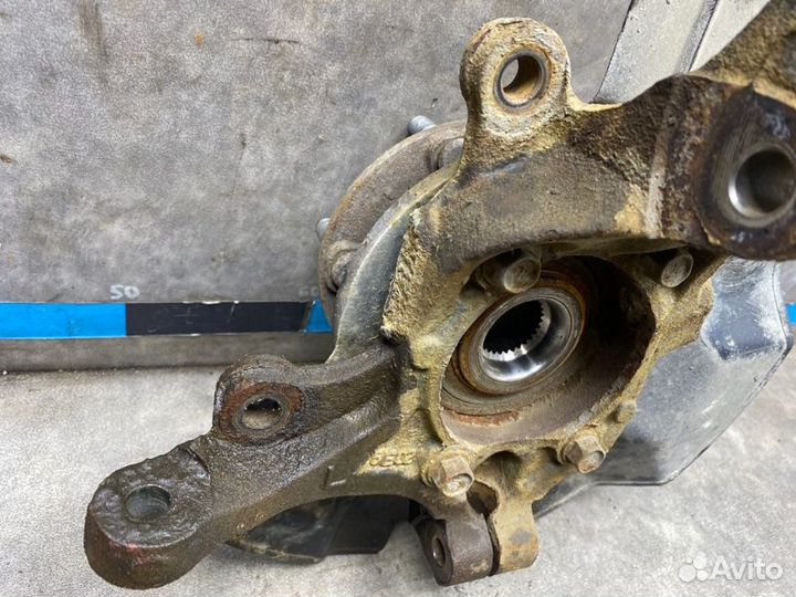 Кулак поворотный передний левый Kia Sorento XM FL