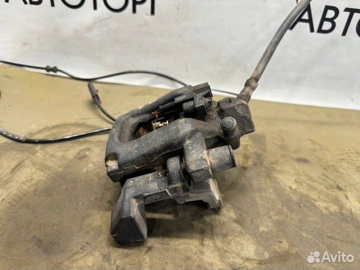 Суппорт тормозной задний правый Mercedes-Benz Glk