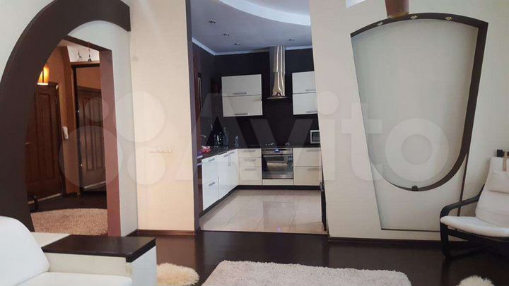 2-к. квартира, 82,1 м², 1/4 эт.