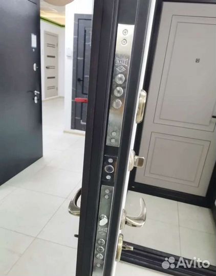 Дверь входная со стеклопакетом