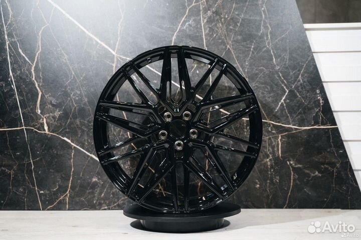 Кованные диски R21 Bentley Azure