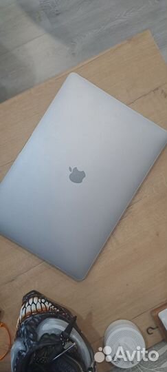 Продам ноутбук Apple MacBook Pro 16