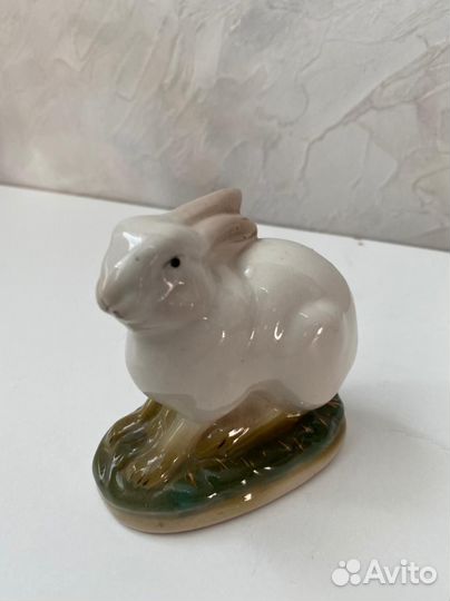 Заяц - фарфоровая статуэтка Старая Гжель