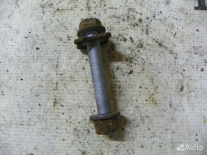 Болт заднего рычага Skoda Octavia