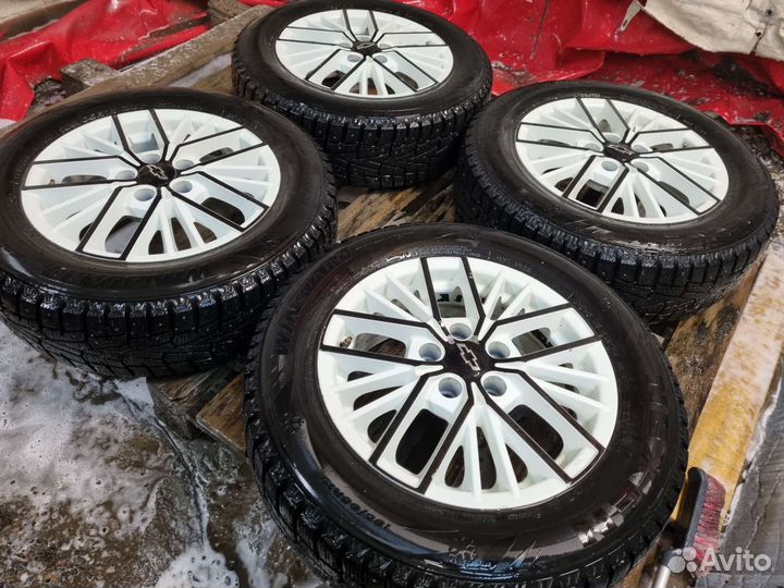 Комплект литых дисков на Chevrolet Aveo