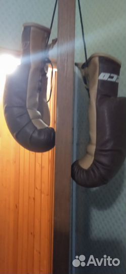 Боксерские перчатки