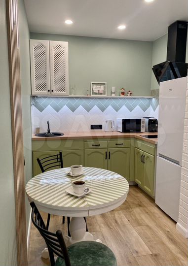 2-к. квартира, 54 м², 2/4 эт.