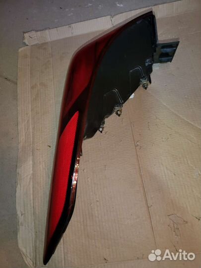 Фонарь задний правый Genesis G80