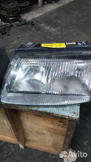 Фары фольксваген пассат б-5. Правая, левая