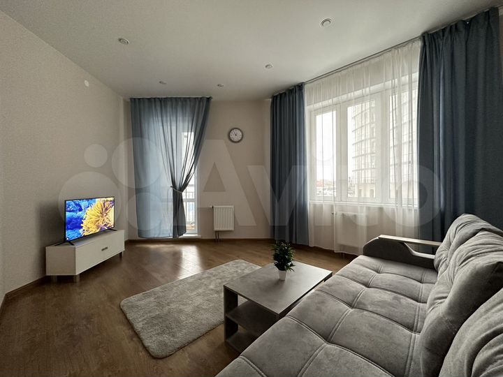 2-к. квартира, 65 м², 2/10 эт.