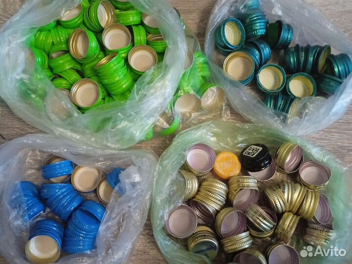 Крышки от пластиковых бутылок