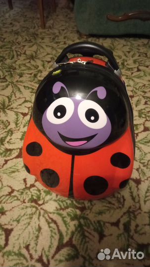 Детский чемодан на колесиках